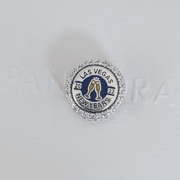Pandora Las Vegas Bead Charm 2022 New Years Champagne Flutes Pendant S925 Silver - Picture 5 of 7
